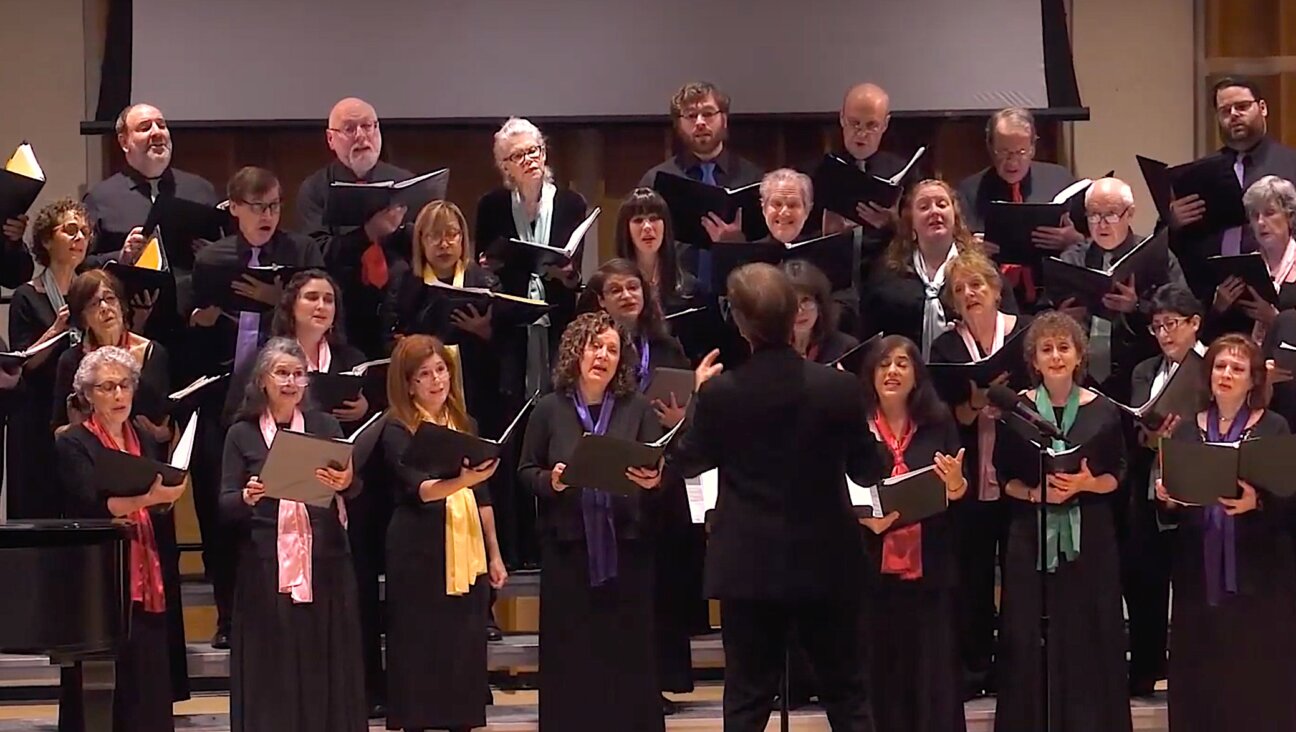 The Yiddish Philharmonic Chorus in concert in 2018 at Merkin Hall in Lincoln Center, New York 