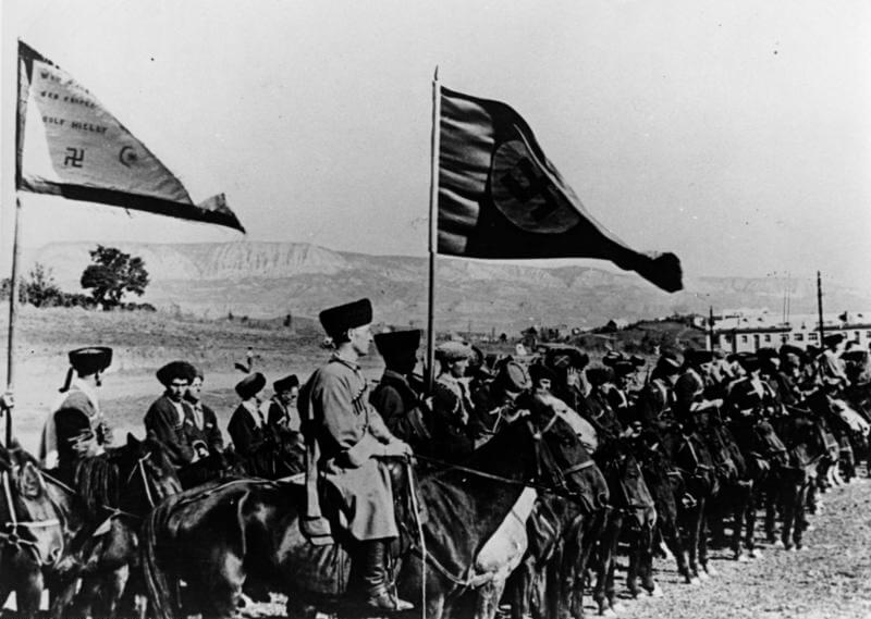 Don Cossacks in the Third Reich armed forces, 1942 (Bundesarchiv, Bild 146-1975-099-15A via Wikimedia Commons). 