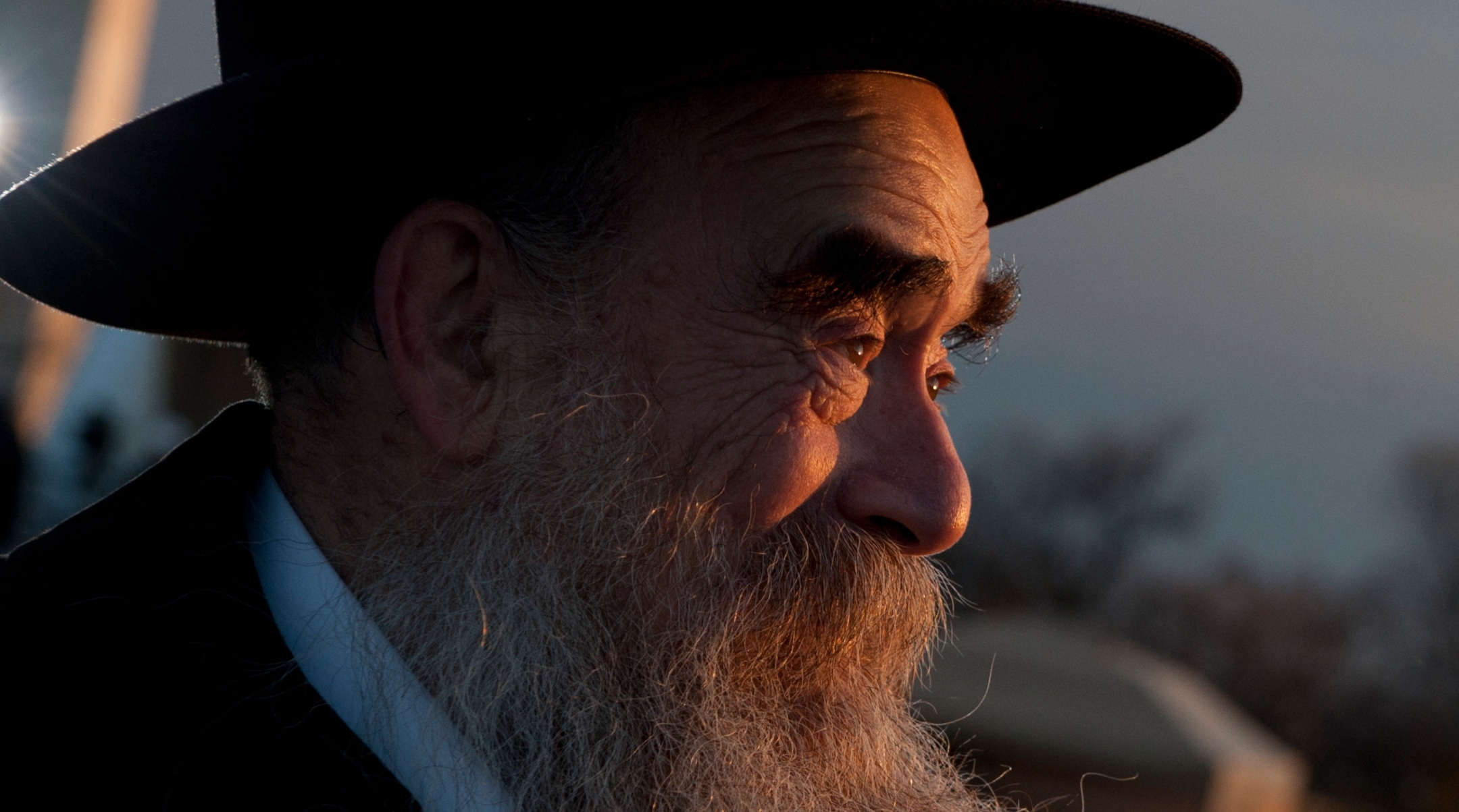 Rabbi Avraham Shemtov joins hundreds in attending The lighting of the National Chanukah Menorah on the Ellipse on the first night of Chanukah in Washington, D.C, December 1, 2010 (Marvin Joseph/The Washington Post)