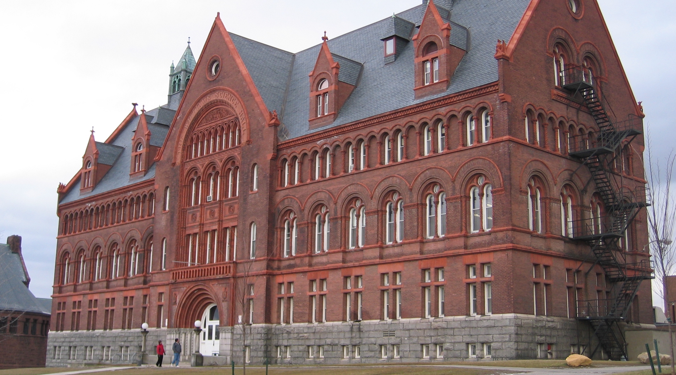 Williams Hall at the University of Vermont in Burlington, Jan. 1, 2005. (Jared Benedict via Creative Commons)