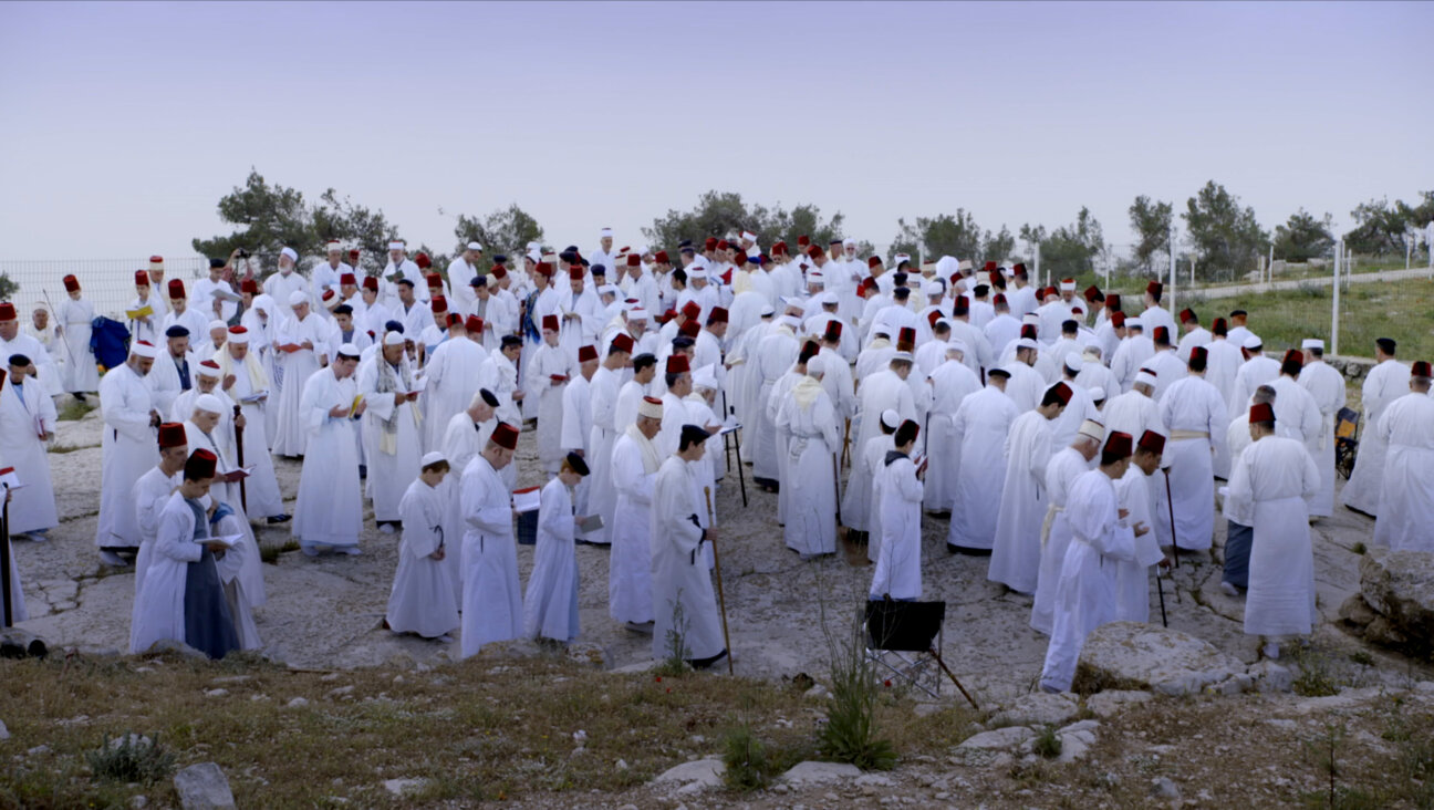 "The Samaritans" focuses on a community of less than a thousand who are split between two communities: one in Holon, the other in Nablus next to Mount Gerizim in Samaria.