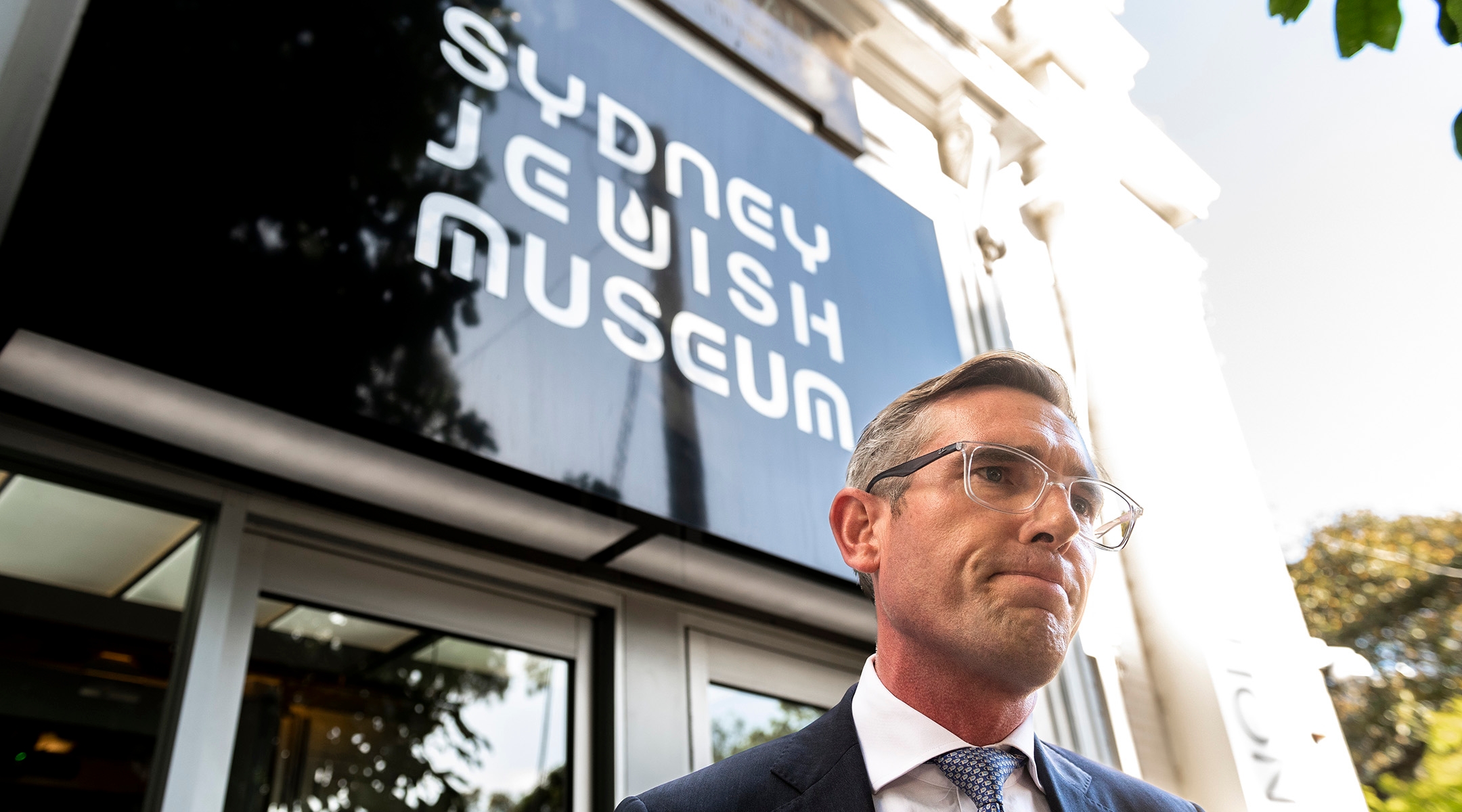 Dominic Perrottet addresses the media outside the Sydney Jewish Museum, Jan. 12, 2022. (Rhett Wyman/Sydney Morning Herald)