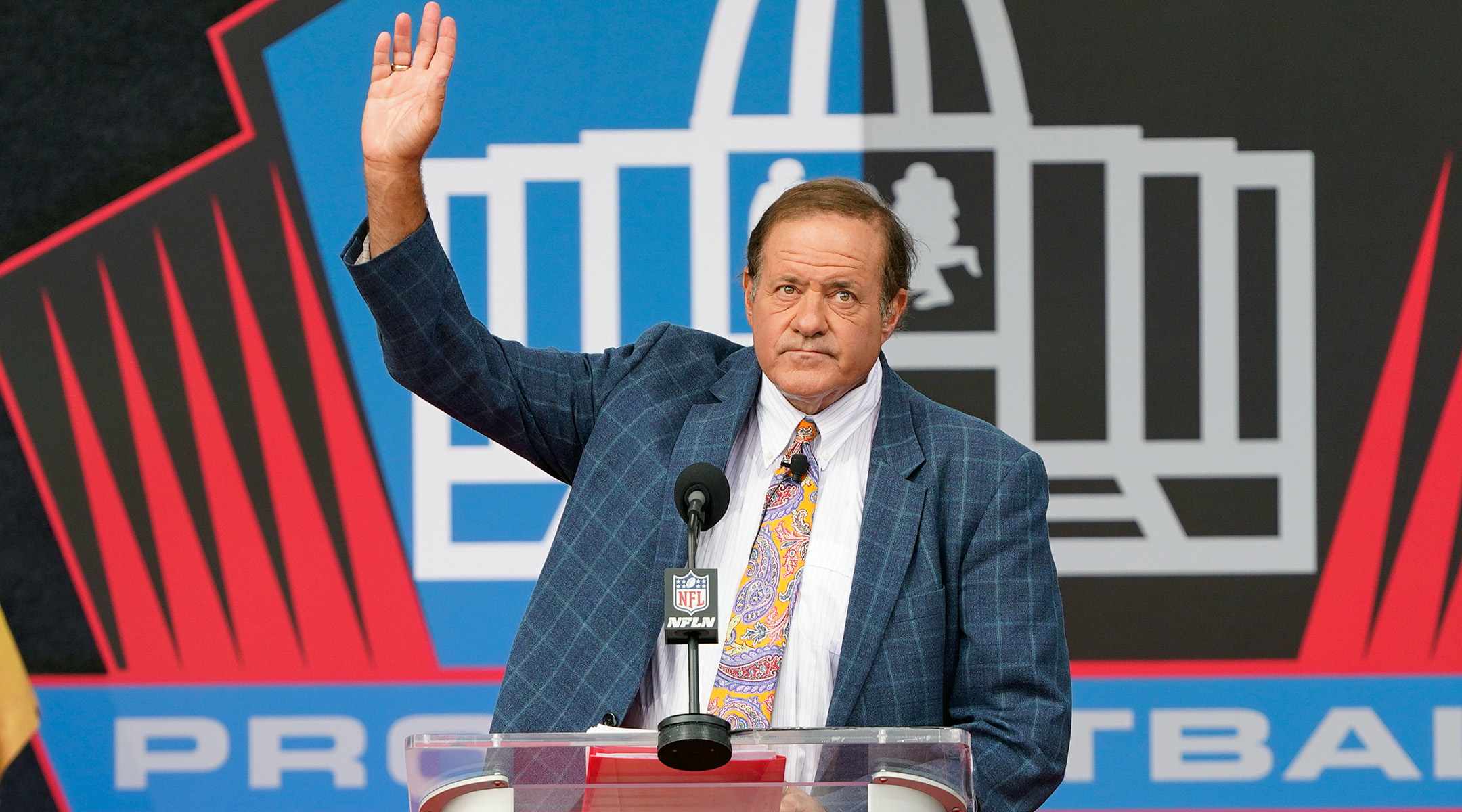 ESPN anchor Chris Berman speaks during the Pro Football HOF Centennial Class of 2020 enshrinement ceremonies in Canton, Ohio, Aug. 7, 2021. (MSA/Icon Sportswire via Getty Images)