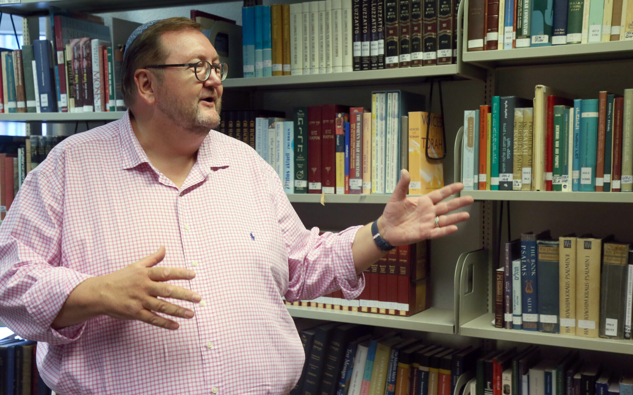 Rabbi Walter Homolka, founder and former director of the Abraham Geiger College, pictured in the school library in 2019. (Wolfgang Kumm/dpa via Getty Images)