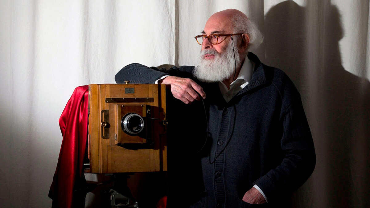 Adolfo Kaminsky at home in Paris in 2012. (Getty)