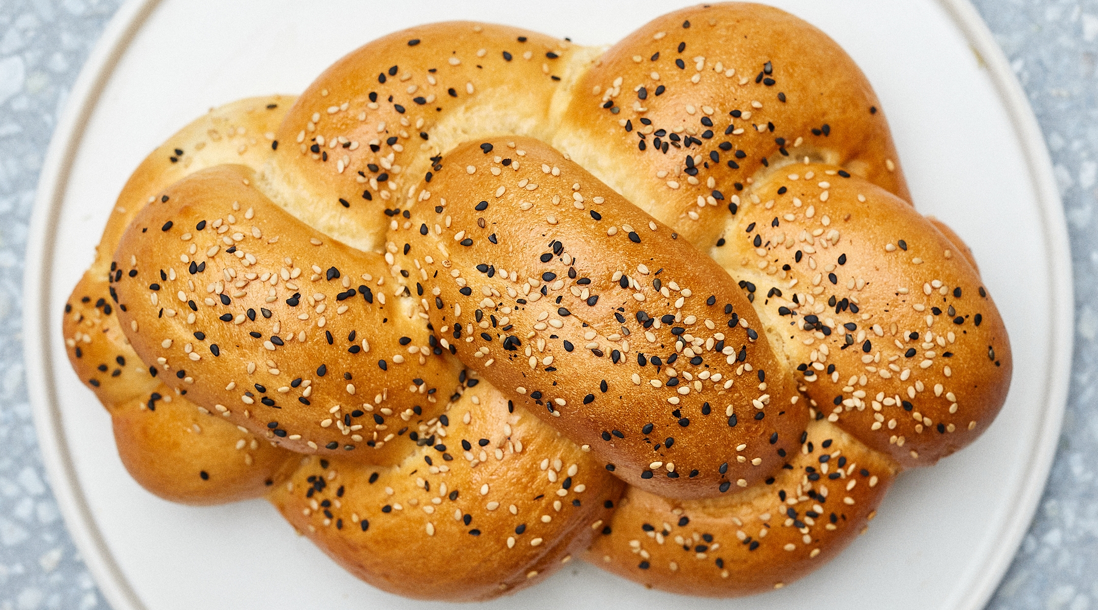 One of the many challah varieties sold at Oh-jalá in Lima. (Courtesy of Deborah Trapunsky)