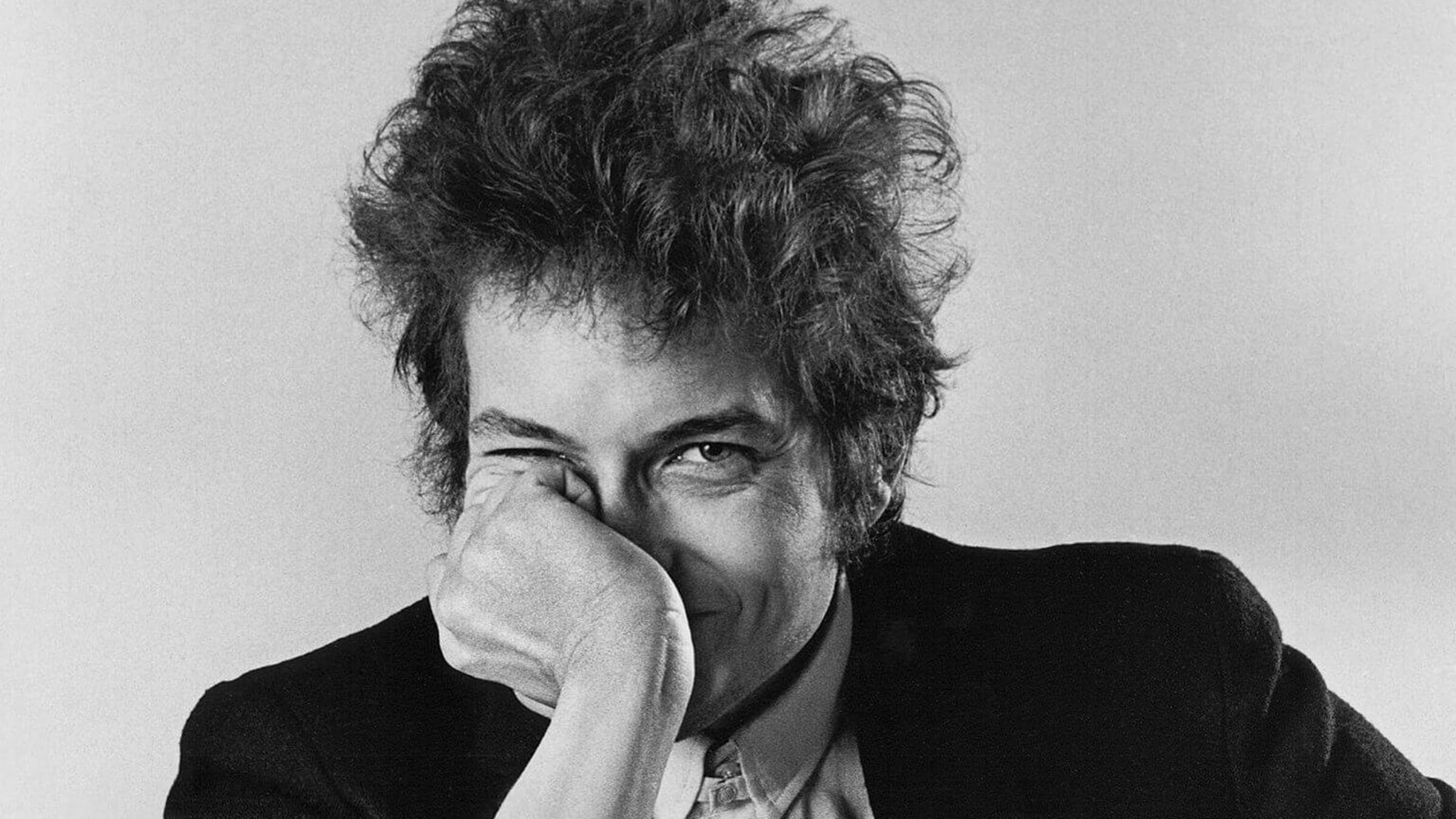 Photographer Daniel Kramer said he and Dylan developed a rapport because they shared similar backgrounds and interests. They were "like cousins," he said.