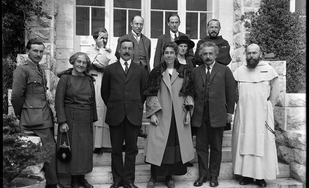 Albert Einstein, front row second from right, and his wife Elsa, second from left, during their 1923 visit to Jerusalem. (B. Carrière/The École Biblique Jerusalem)