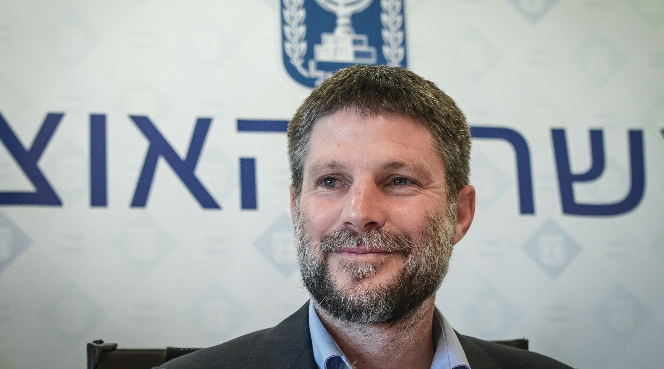 Minister of Finance Bezalel Smotrich and and Arnon Ben Dor, Chairman of the Histadrut hold a joint press conference in Tel Aviv, March 2, 2023. (Avshalom Sassoni/Flash90)