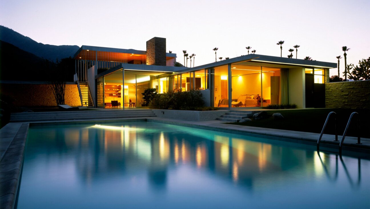 Julius Shulman's photographs of Austrian Jewish architect Richard Neutra’s Kaufmann House encapsulated 1940s Southern California.