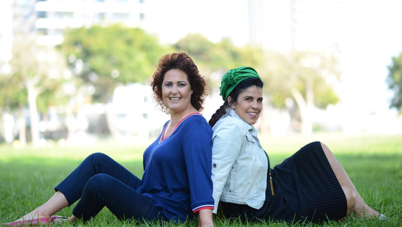 Limor Eisner, left, received a kidney from Evelyn Hazut, right, through an Israeli nonprofit. (Courtesy)