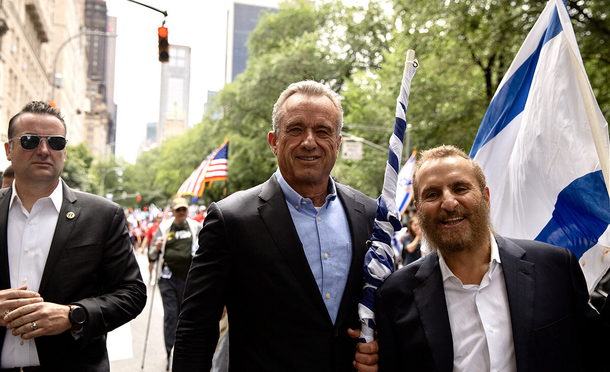 Robert F. Kennedy Jr. and Rabbi Shmuley Boteach at the Israel parade in Manhattan in June. (Matthew Litman)