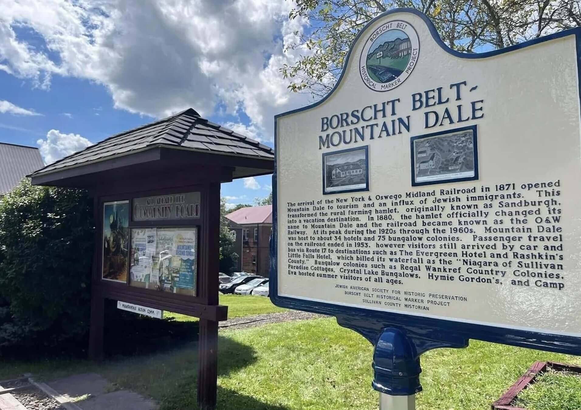 The recently installed marker pays tribute to Mountain Dale's role in the Borscht Belt resort ecosystem. 