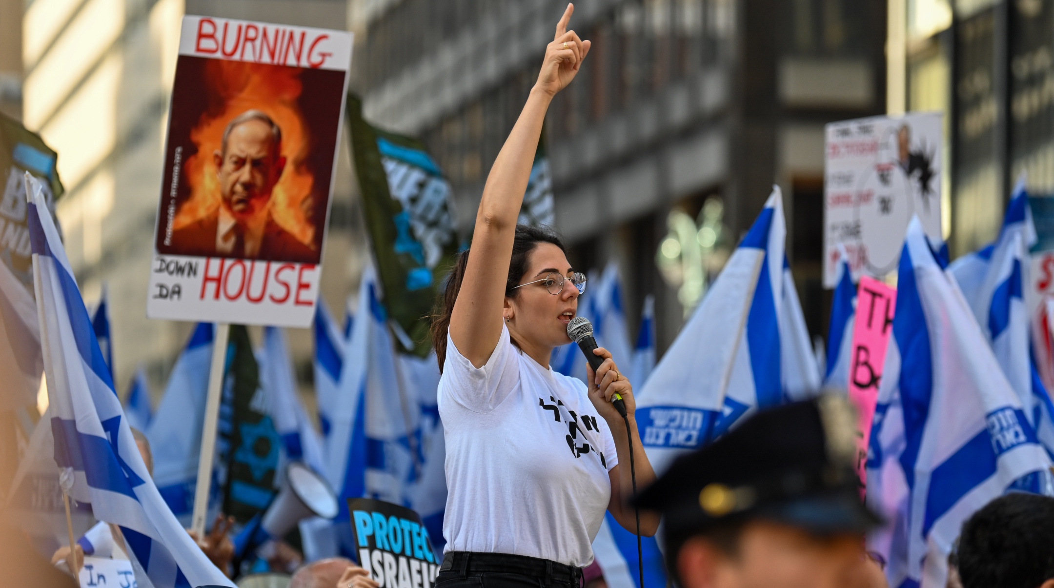 Protestors demonstrating against Israeli Prime Minister Benjamin Netanyahu’s judicial reform bills gather outside the Intercontinental Hotel as Netanyahu meets with U.S. President Joe Biden in New York City, Sept. 20, 2023. (Alexi Rosenfeld/Getty Images)