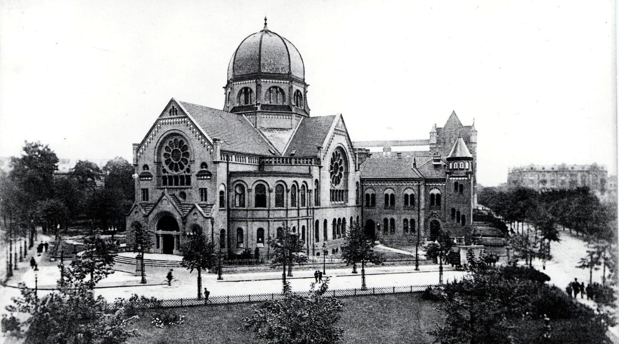 The Bornplatz Synagogue in Hamburg, Germany, once held 1,200 congregants before it was destroyed in Kristallnacht. (Wikimedia Commons)