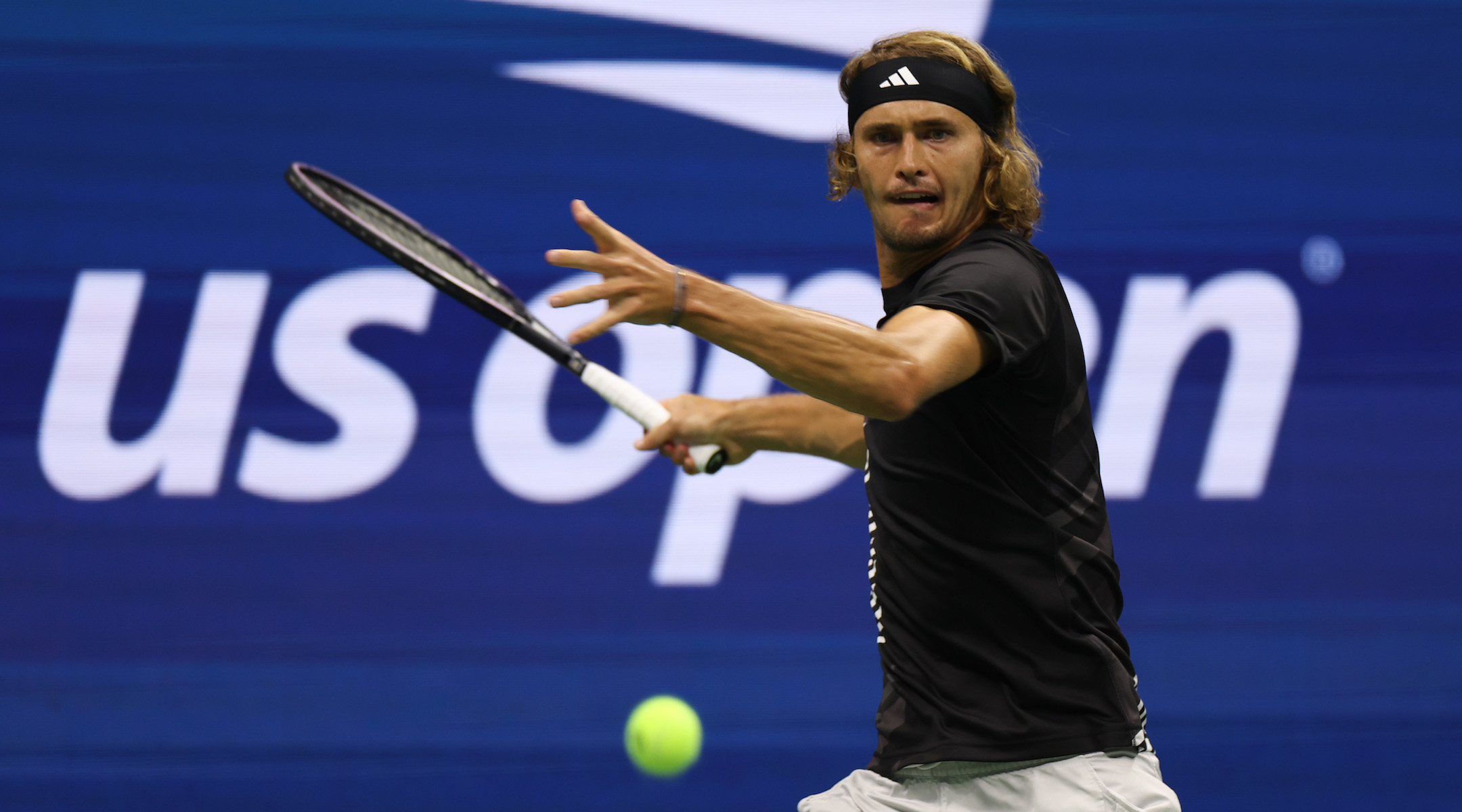 Alexander Zverev returns a shot against Jannik Sinner during a U.S. Open match at the USTA Billie Jean King National Tennis Center in New York City, Sep. 4, 2023. (Al Bello/Getty Images)