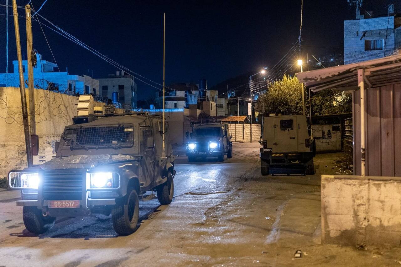 IDF forces escorting Jewish worshippers to Joseph's Tomb in Nablus in 2022.