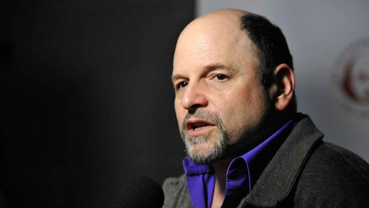 Actor Jason Alexander attends the 25th Annual Simply Shakespeare Benefit for the Shakespeare Center of Los Angeles at The Broad Stage on December 8, 2015 in Santa Monica, California.