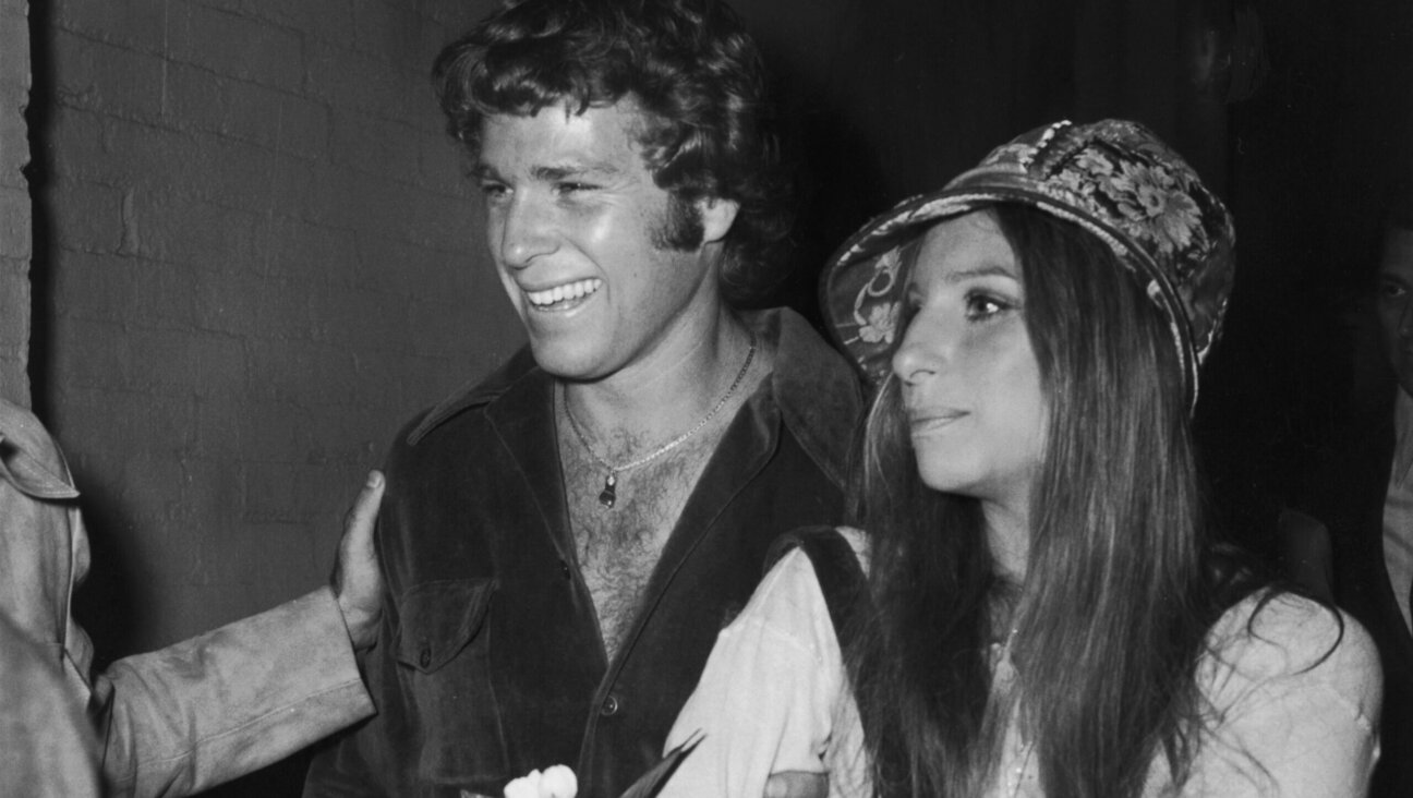 Ryan O'Neal and Barbra Streisand, who dated and co-starred in <i>What's Up, Doc?</i>
