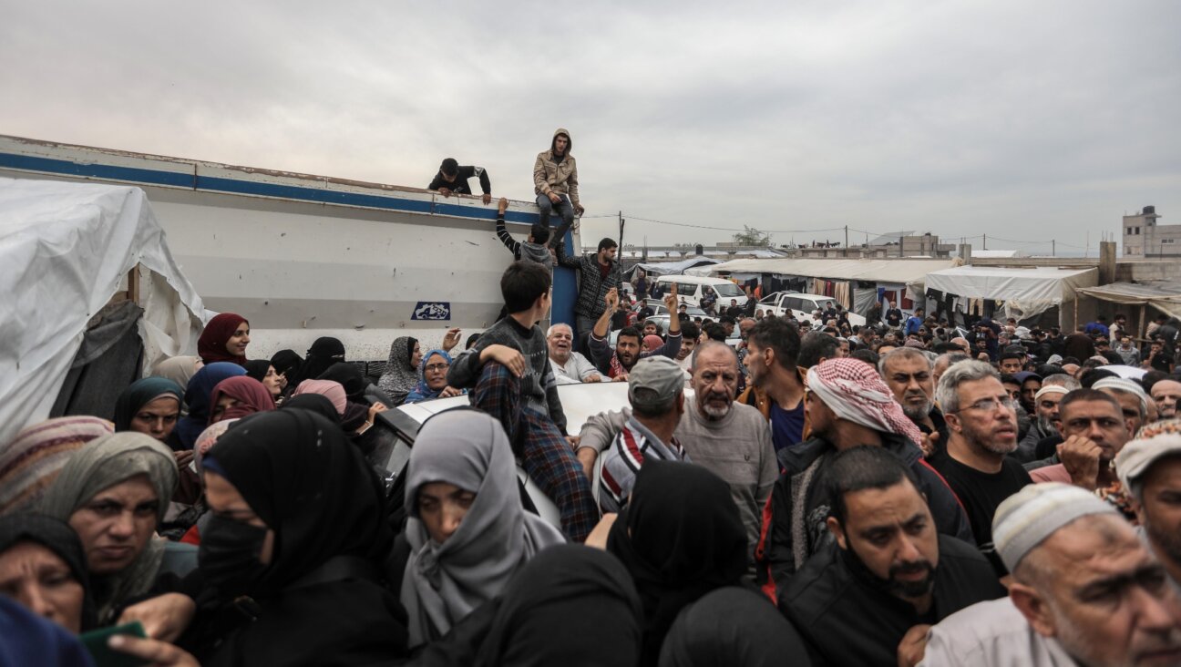 UNRWA distributes flour to Palestinian refugees in Khan Yunis, Gaza Strip, Nov. 22.