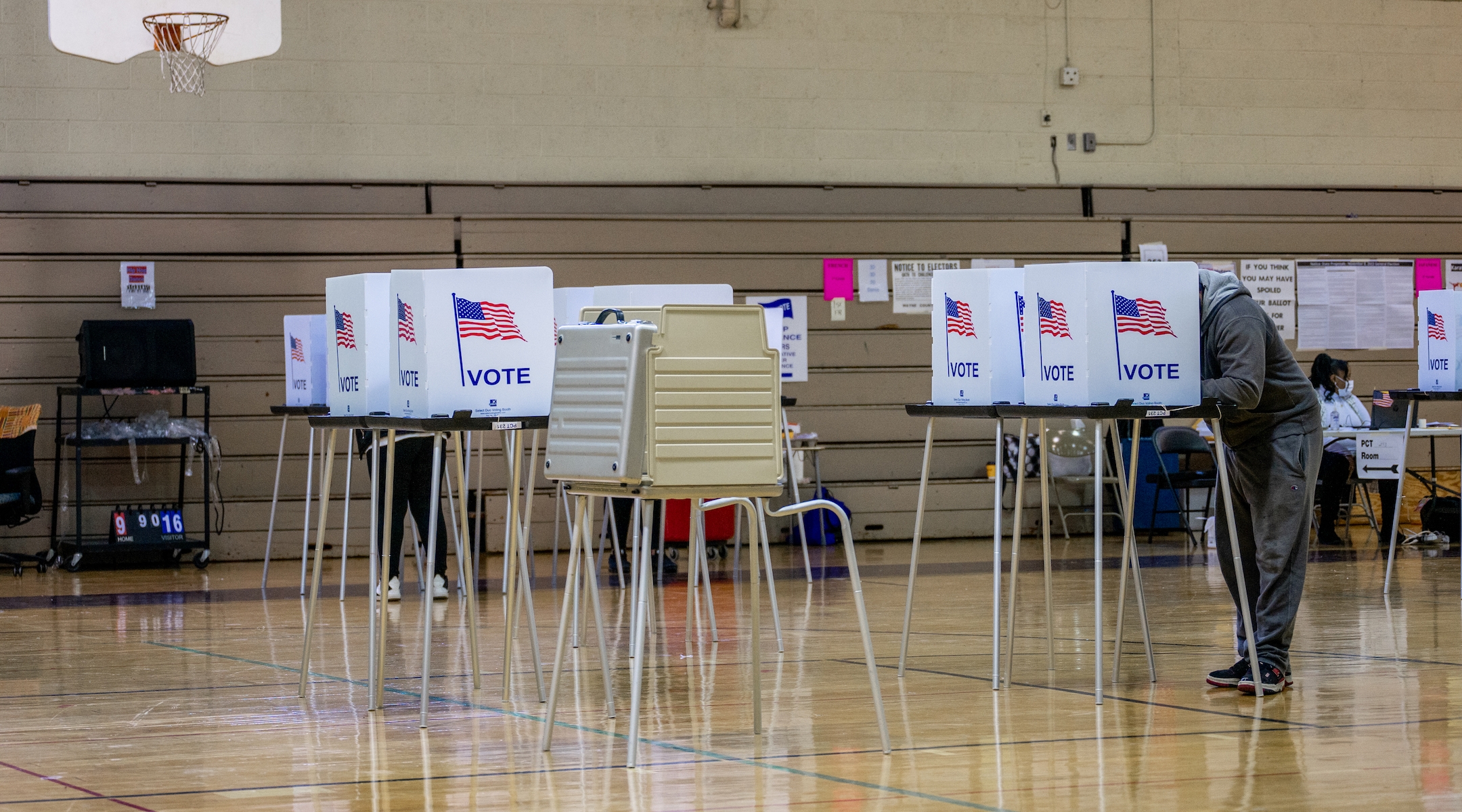 People cast their ballots at the Foreign Language Immersion and Cultural Studies elementary school on November 08, 2022 in Detroit, Michigan. (Brandon Bell/Getty Images)