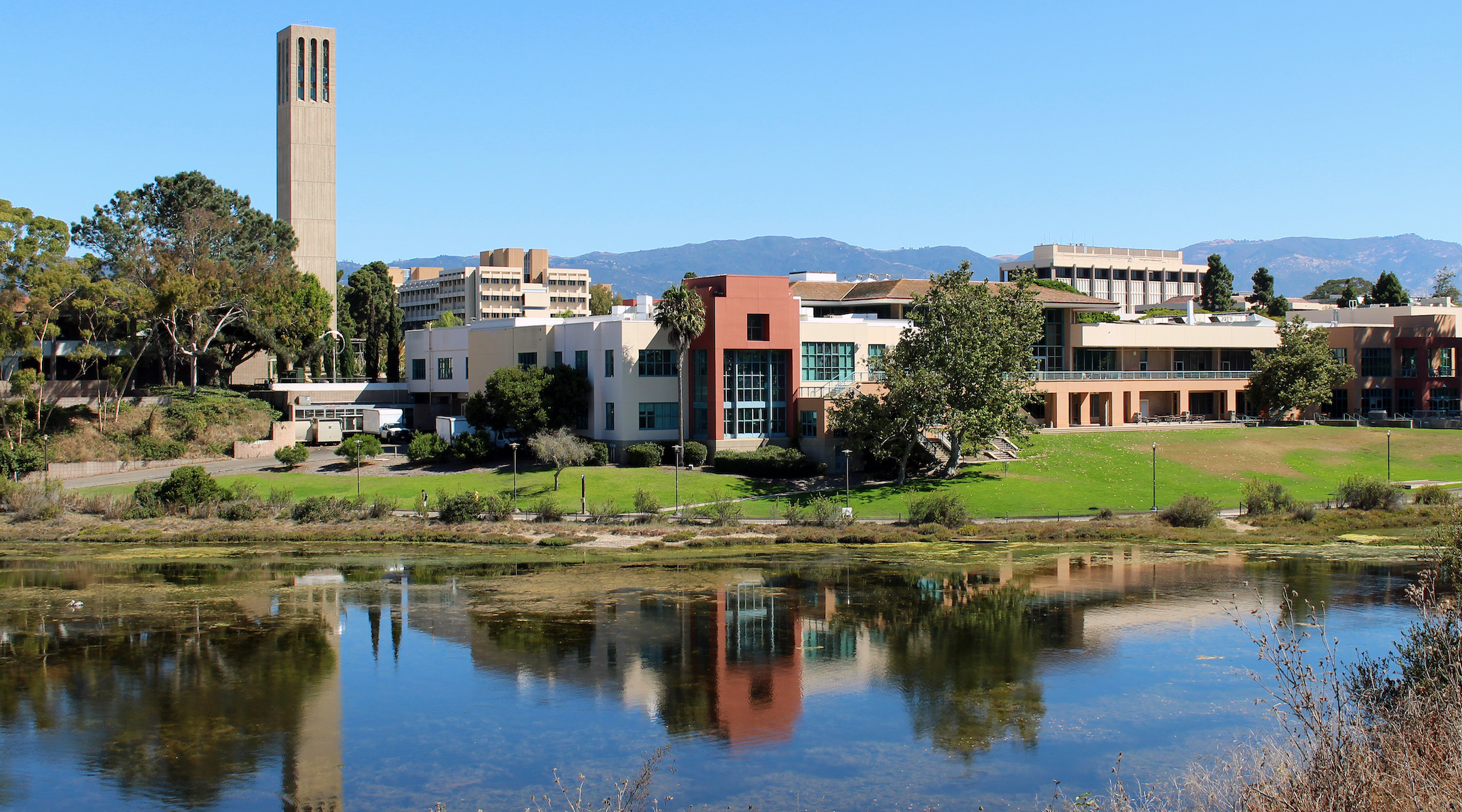 The view of Storke Tower and the University Center at the University of California, Santa Barbara, September 8, 2019. (Coolcaesar via Creative Commons)