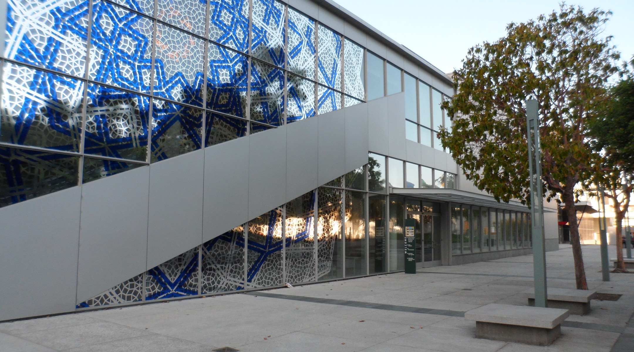 The exterior of the Yerba Buena Center for the Arts in San Francisco, California, May 12, 2013. (JCruzTheTruth via Creative Commons)