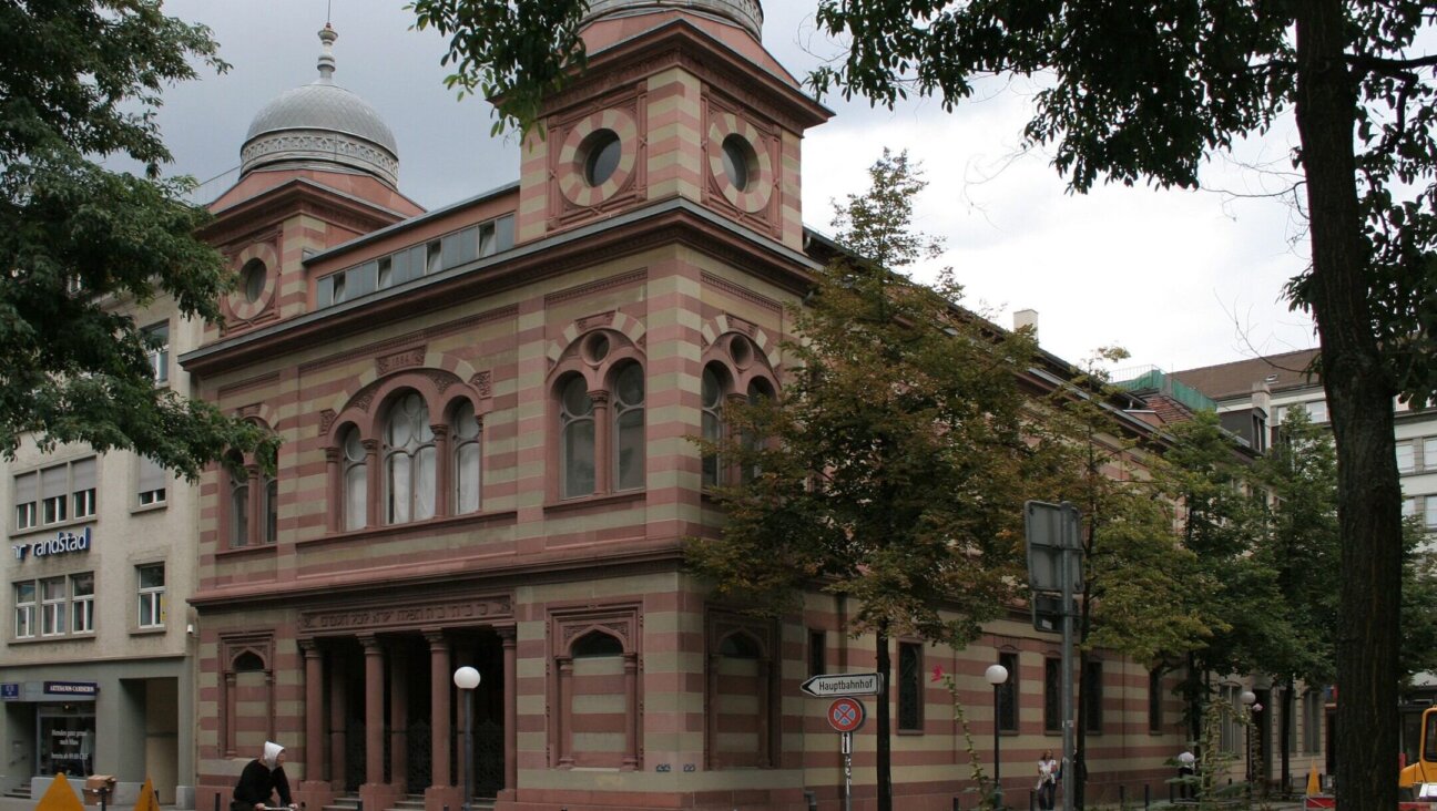 The Synagoge Zürich Löwenstrasse is the largest synagogue in the Swiss capital of Zurich and is the home of the country’s organized Orthodox community. (Wikipedia)