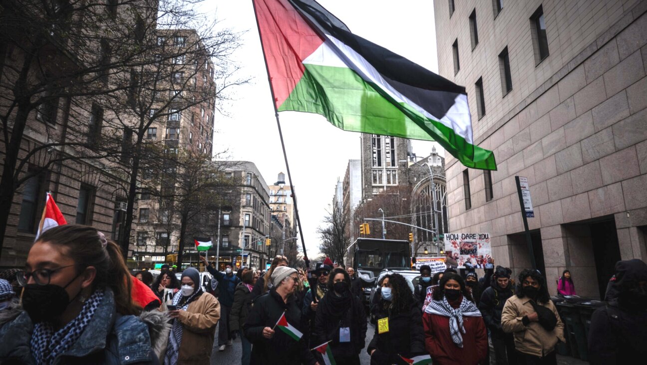 Pro-Palestinian demonstrators outside Columbia University, February 2, 2024. (Luke Tress)