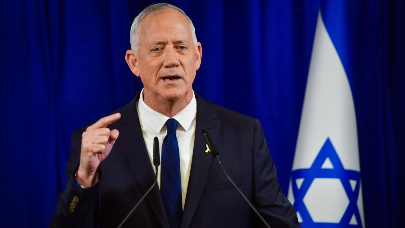 Head of the National Unity party Minister Benny Gantz holds a press conference in Ramat Gan, June 9, 2024. (Avshalom Sassoni/Flash90)