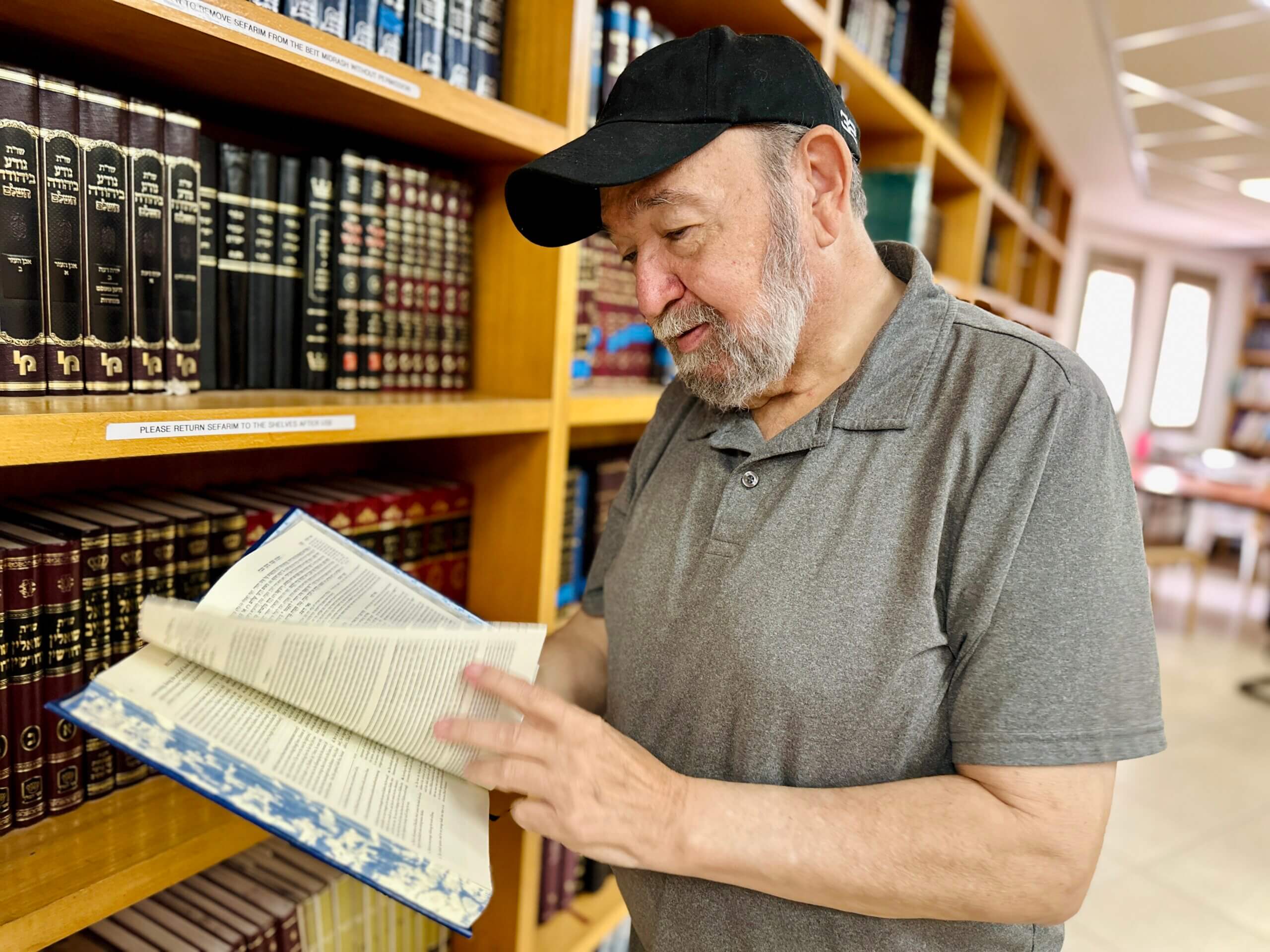 Bernie Sanders in the back of a synagogue in Beit Shemesh, Israel.