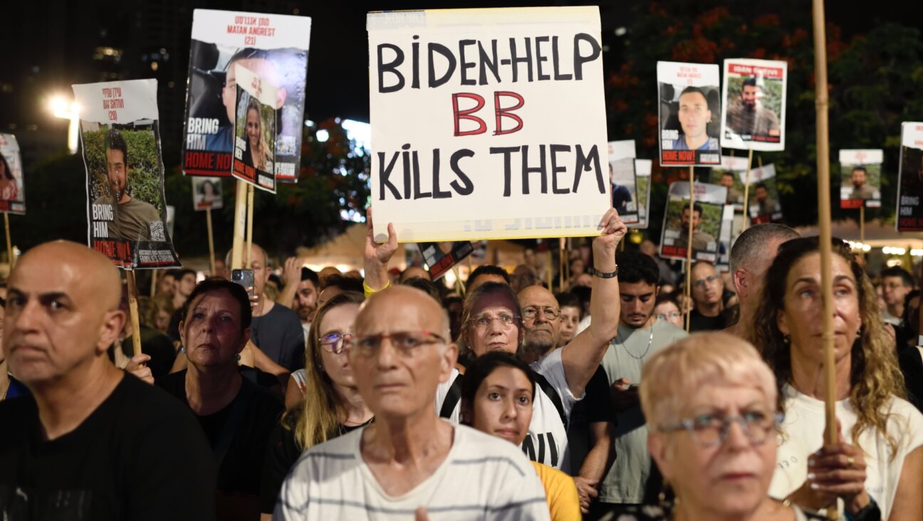 Thousands of Israelis, including the families of hostages attend the rally in support of the hostages that are still being held by Hamas in Gaza, outside ‘The Hostages Square’ near Tel Aviv Museum of Art , Tel Aviv, Aug. 31, 2024. (Gili Yaari /FLASH90)