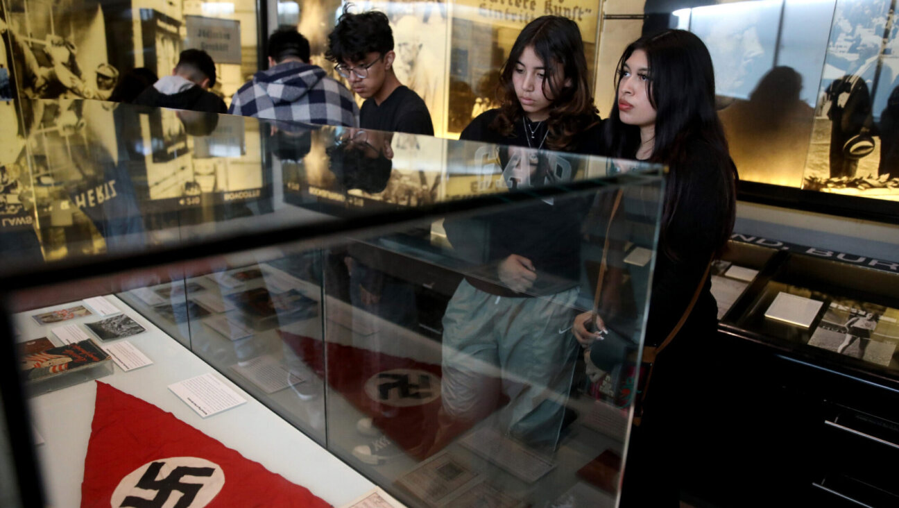 High school students tour the Holocaust Museum LA in Los Angeles, Oct. 26, 2022. (Gary Coronado / Los Angeles Times via Getty Images)