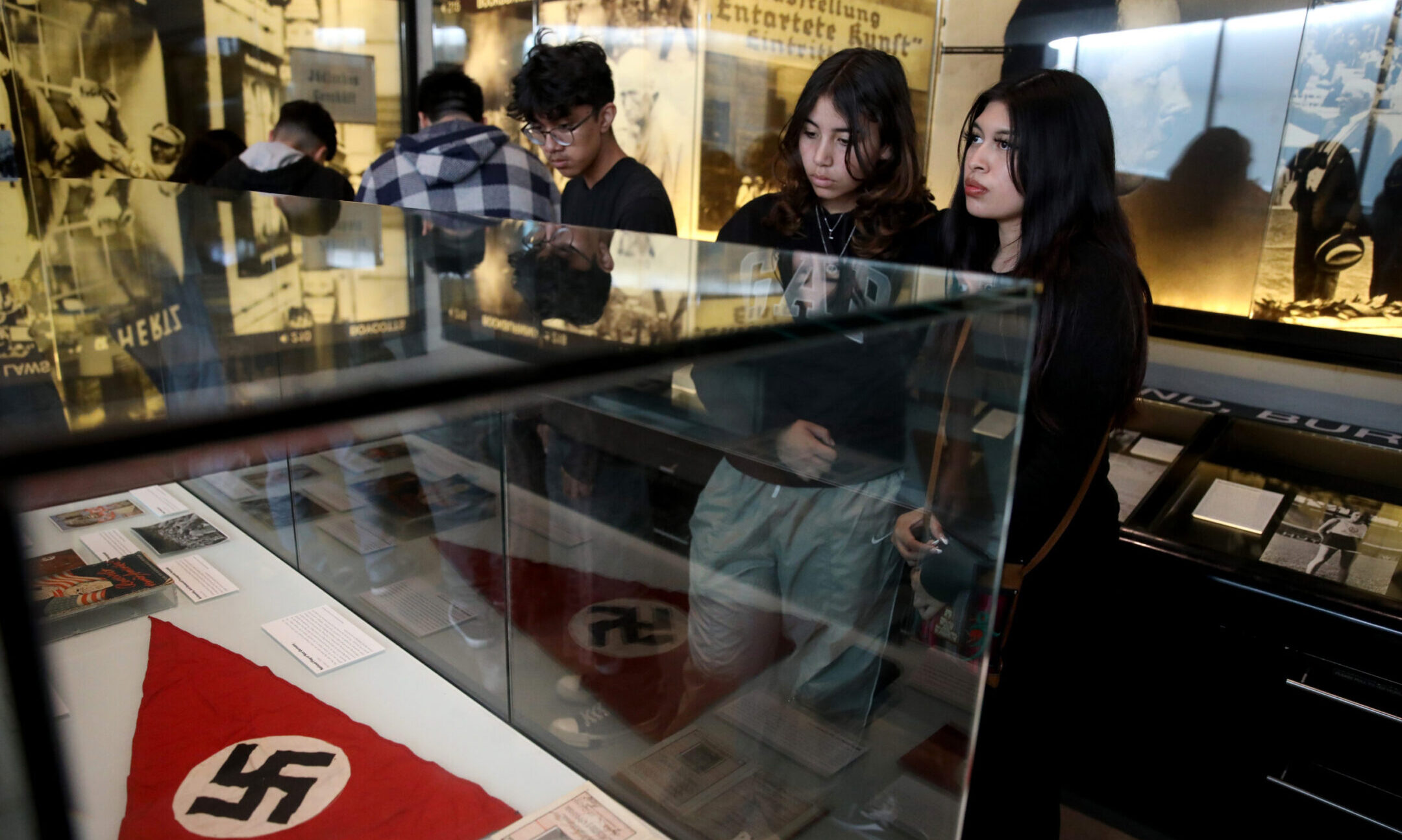 High school students tour the Holocaust Museum LA in Los Angeles, Oct. 26, 2022. (Gary Coronado / Los Angeles Times via Getty Images)