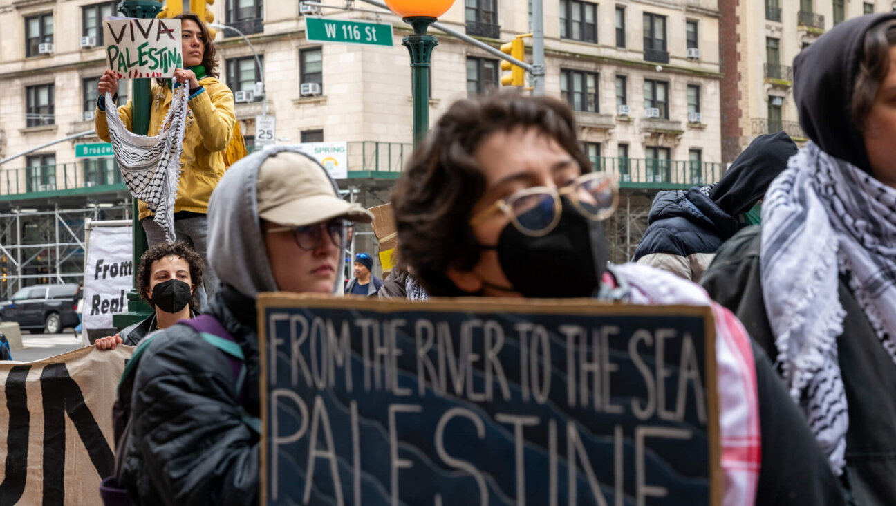 Students and pro-Palestinian activists gather outside of Columbia University to protest the university's stance on Israel on April 18, 2024 in New York City.  