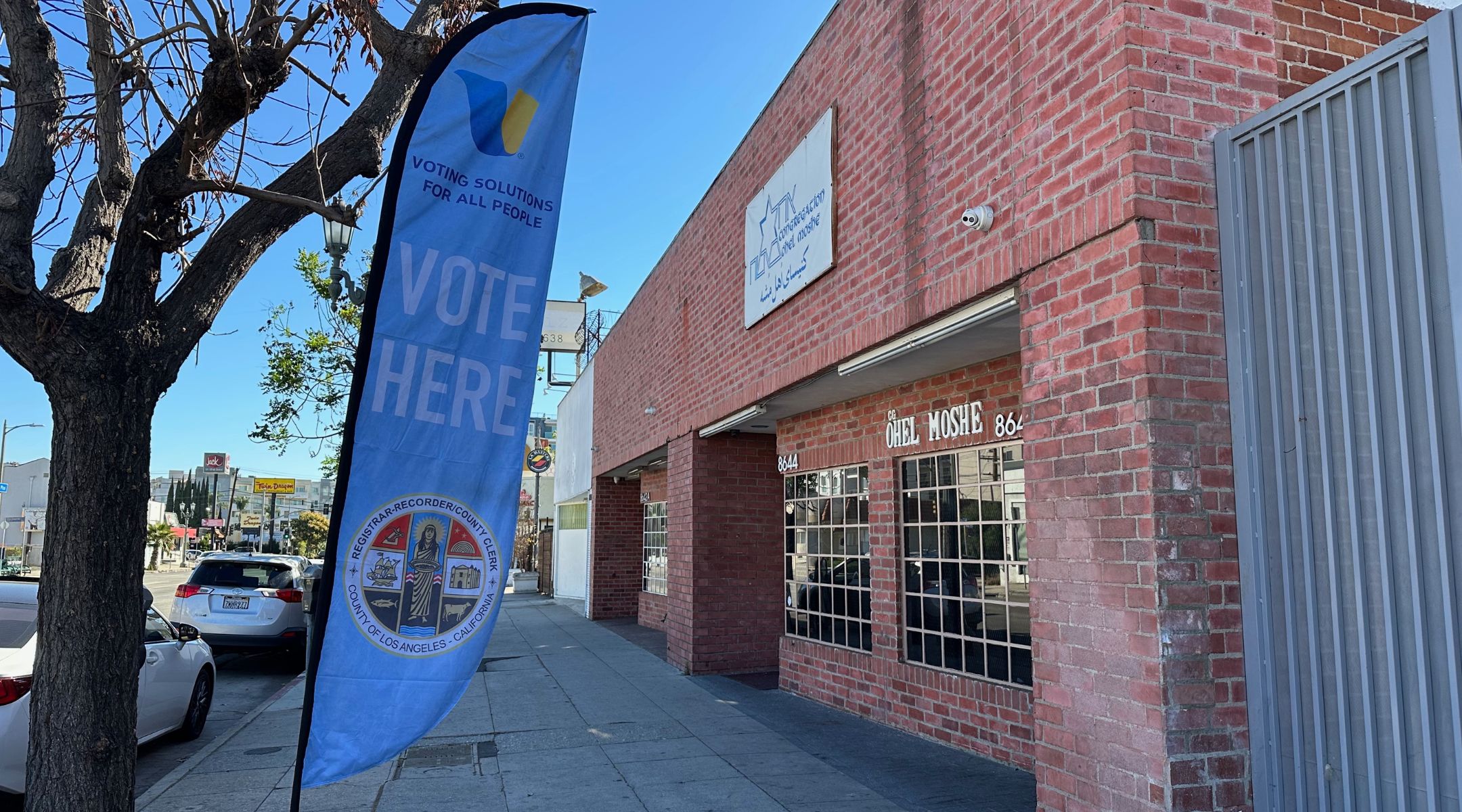 A polling center in the Jewish Los Angeles neighborhood of Pico-Robertson. (Jacob Gurvis/JTA)