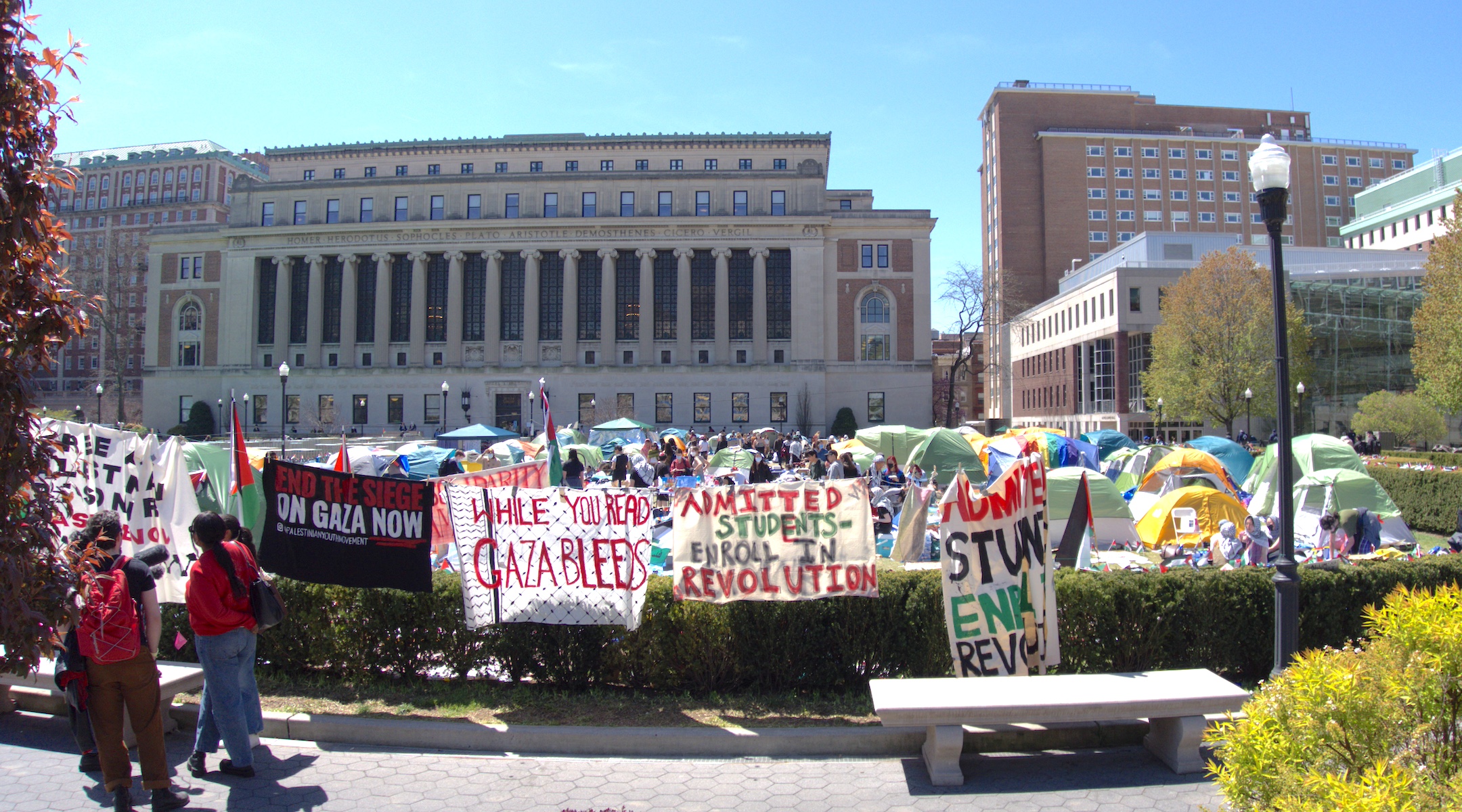 The pro-Palestinian encampment on the lawn in front of Columbia University’s Butler Library, April 24, 2024. (ProudFarmerScholar, CC0, via Wikimedia Commons)