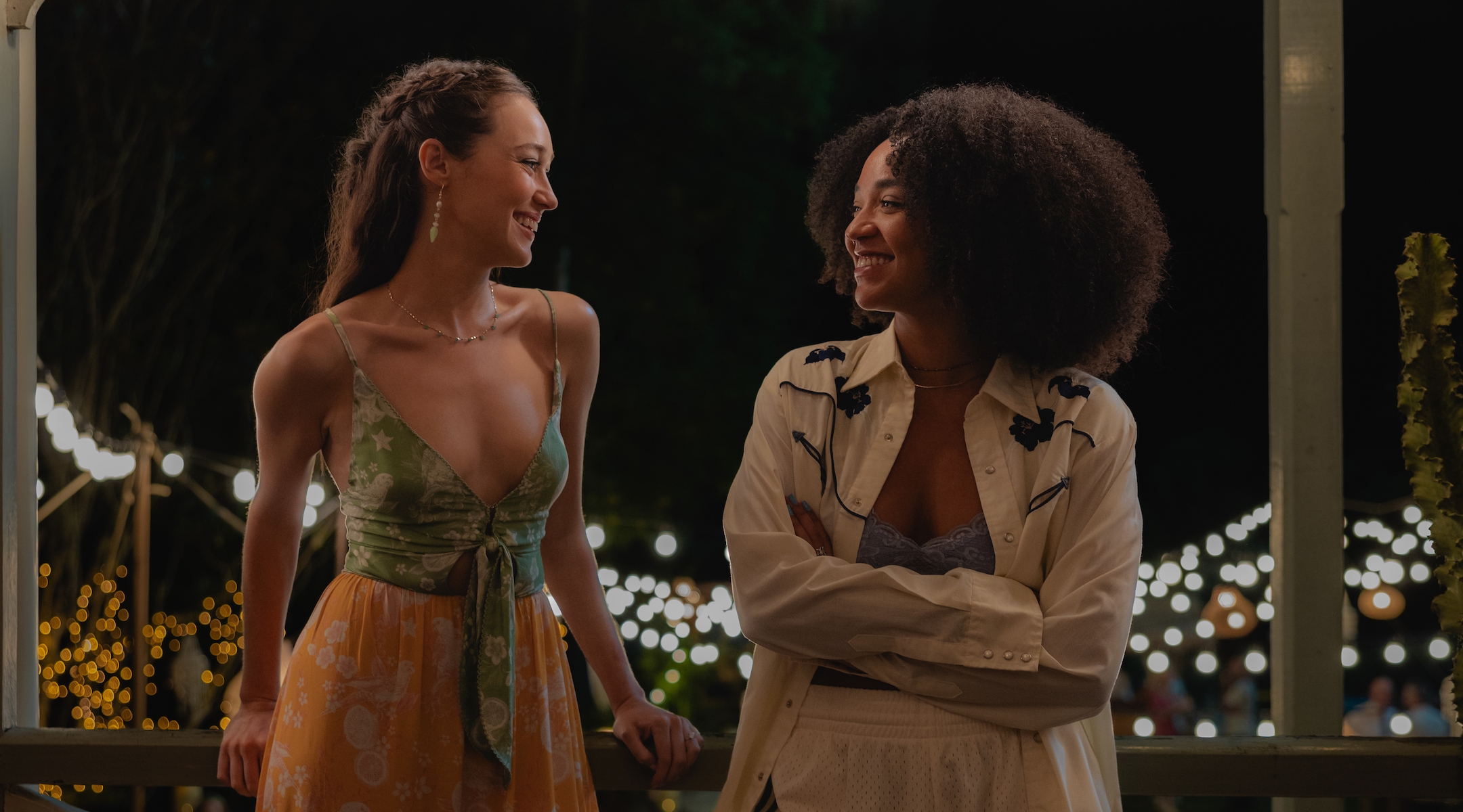 (L-R) Alycia Debnam-Carey as Milla, Aisha Dee as Chanelle in Netflix’s “Apple Cider Vinegar.” (Courtesy of Netflix)